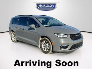 Used 2022 Chrysler Pacifica Touring-L FWD video 1