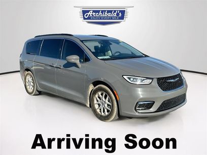Used 2022 Chrysler Pacifica Touring-L