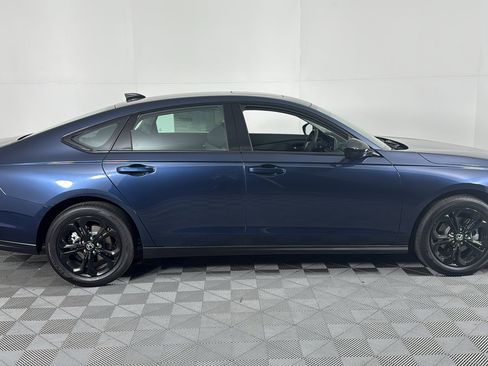Used 2025 Honda Accord SE image 3