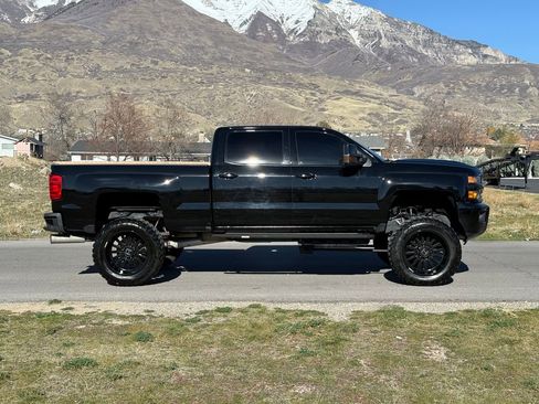 Used 2019 Chevrolet Silverado 2500 LTZ w/ Duramax Plus Package image 8