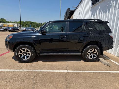 Used 2024 Toyota 4Runner TRD Off-Road Premium AWD/4WD image 3