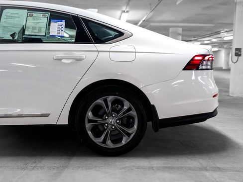 Certified 2023 Honda Accord EX image 15