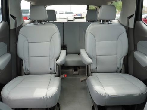 Used 2020 Chevrolet Traverse LT w/ LT Premium Package image 27