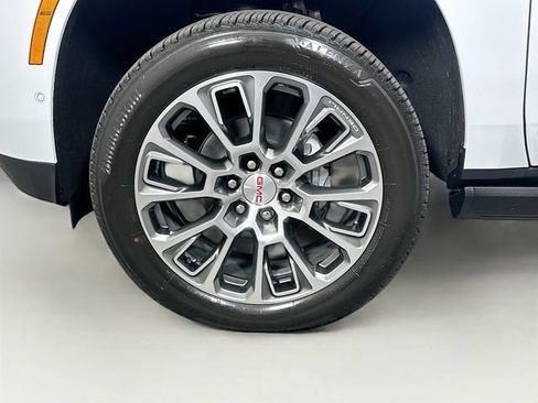 Used 2026 GMC Yukon Denali w/ Denali Reserve Package AWD/4WD image 41