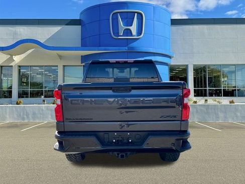Used 2024 Chevrolet Silverado 1500 ZR2 w/ Technology Package AWD/4WD image 3