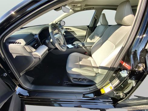 New 2026 Toyota Camry XLE AWD/4WD image 5