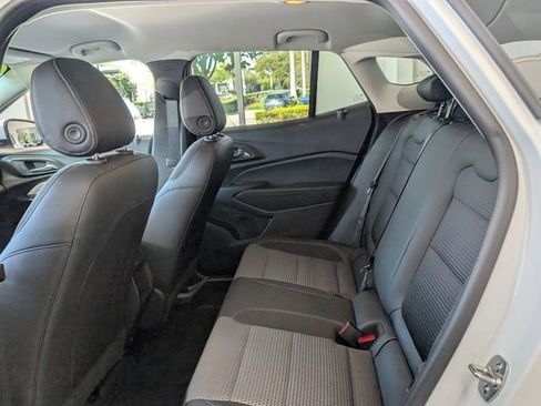 Used 2025 Chevrolet Trax LT w/ Driver Confidence Package image 7