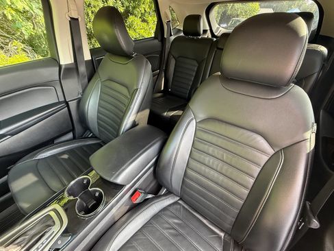 Used 2017 Ford Edge SEL w/ Equipment Group 201A AWD/4WD image 36