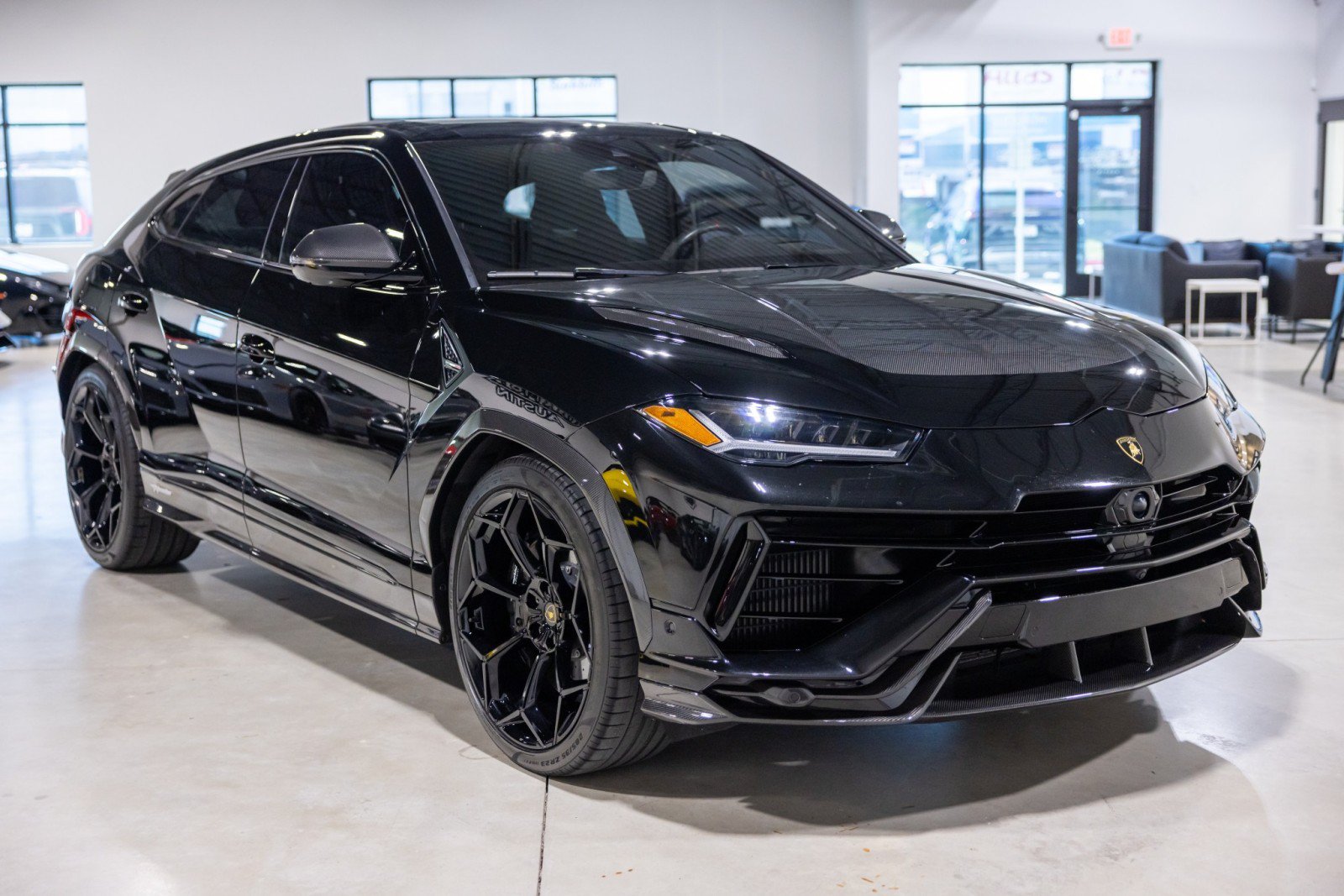 Used 2024 Lamborghini Urus Performante AWD/4WD image 10