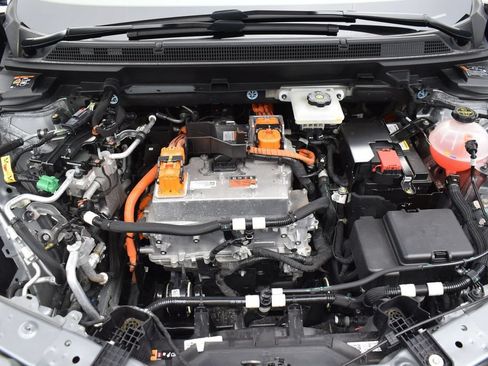 Used 2025 Cadillac Optiq Sport 2 w/ LPO, Floor Liner Package AWD/4WD image 8