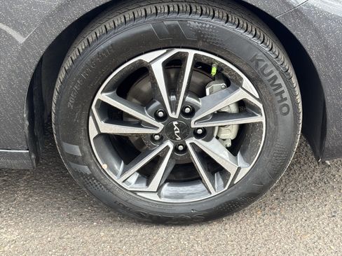 Certified 2023 Kia Forte LXS FWD image 7