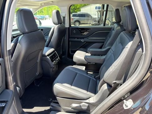 Used 2025 Lincoln Aviator AWD w/ Equipment Group 101A image 16