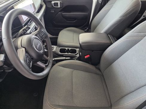 Used 2025 Jeep Wrangler Unlimited Sport AWD/4WD image 12