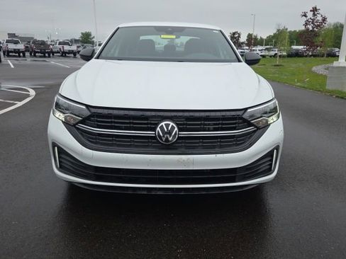 Used 2024 Volkswagen Jetta Sport FWD image 3