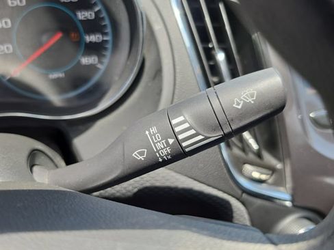 Used 2017 Chevrolet Cruze LT FWD image 21