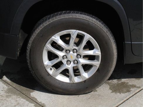 Used 2020 Chevrolet Traverse LT w/ Driver Confidence II Package AWD/4WD image 10