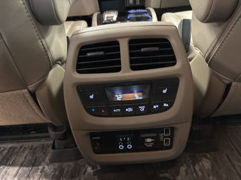 Used 2022 Honda Pilot Touring image 22