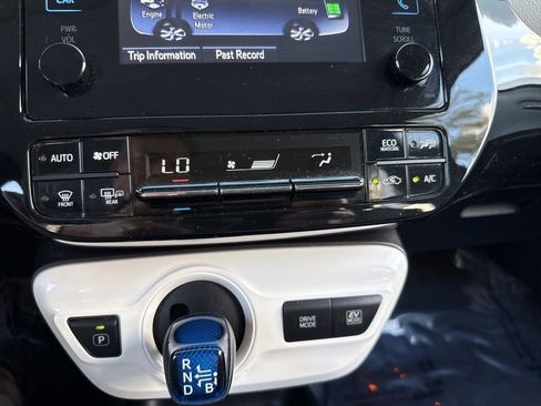 Used 2016 Toyota Prius Two image 25