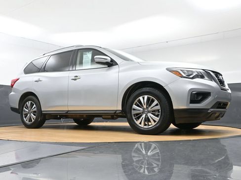 Used 2020 Nissan Pathfinder SV AWD/4WD image 45