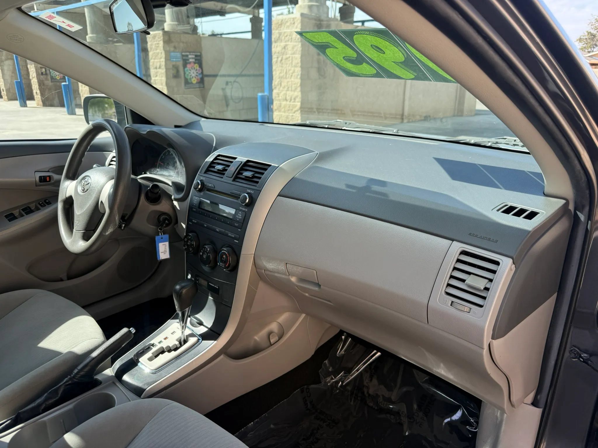 Used 2010 Toyota Corolla LE w/ All Weather Guard Pkg FWD image 13