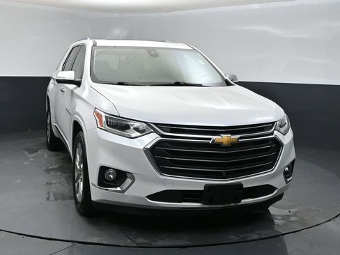 Used 2021 Chevrolet Traverse Premier w/ LPO, Floor Liner Package AWD/4WD image 7