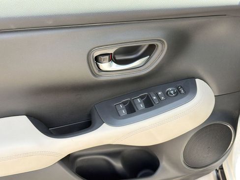 New 2026 Honda HR-V LX image 13