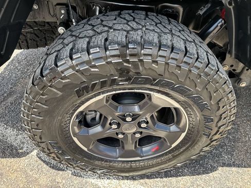 Used 2023 Jeep Gladiator Rubicon AWD/4WD image 45