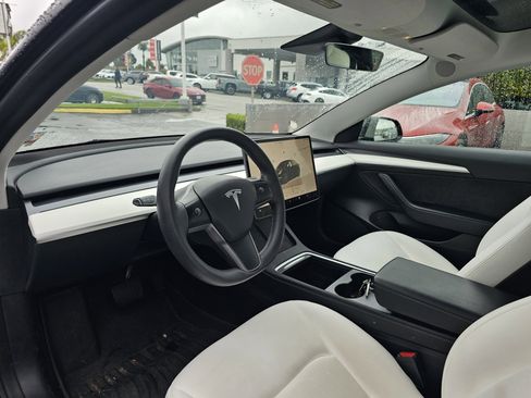 Used 2022 Tesla Model 3 image 5