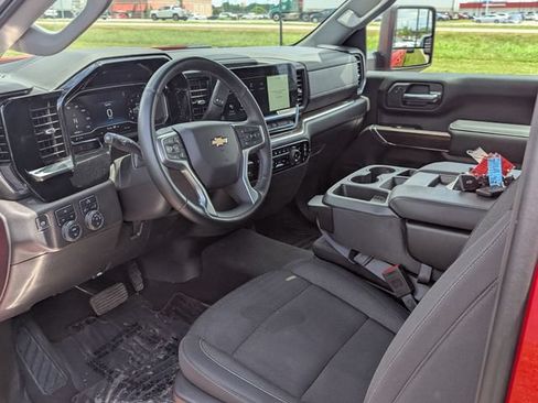 Used 2025 Chevrolet Silverado 2500 LT w/ Convenience Package AWD/4WD image 11