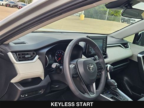 Used 2020 Toyota RAV4 XLE Premium image 13