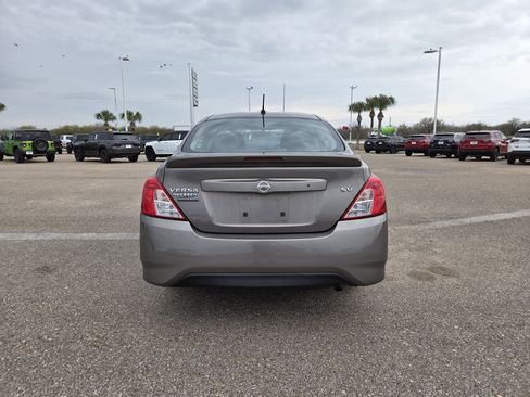 Used 2017 Nissan Versa SV image 6