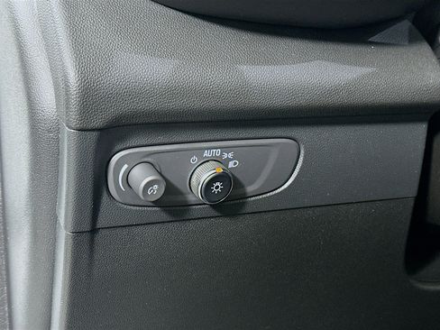 Used 2023 Buick Envision Essence AWD/4WD image 10