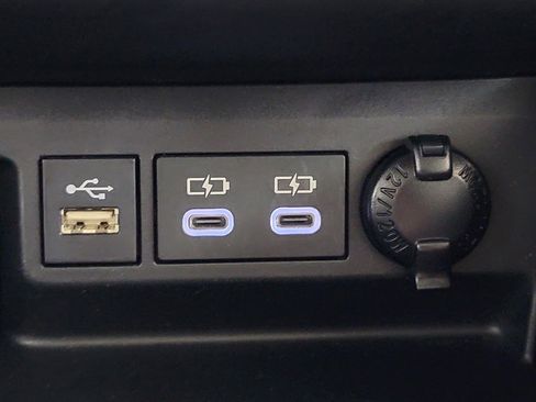 Used 2023 Toyota Highlander XLE AWD/4WD image 25