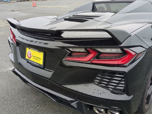 Used 2021 Chevrolet Corvette Stingray Premium Conv w/ Z51 Performance Package image 21