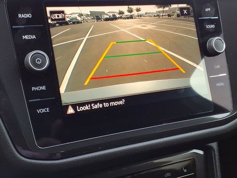 Used 2024 Volkswagen Tiguan SE R-Line image 20