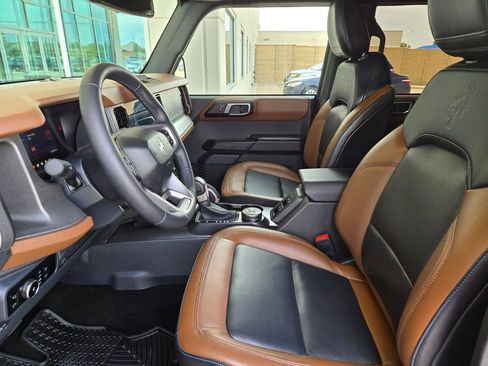 Used 2024 Ford Bronco Outer Banks AWD/4WD image 9