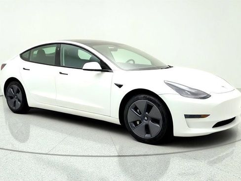 Used 2023 Tesla Model 3 Standard Range RWD image 3
