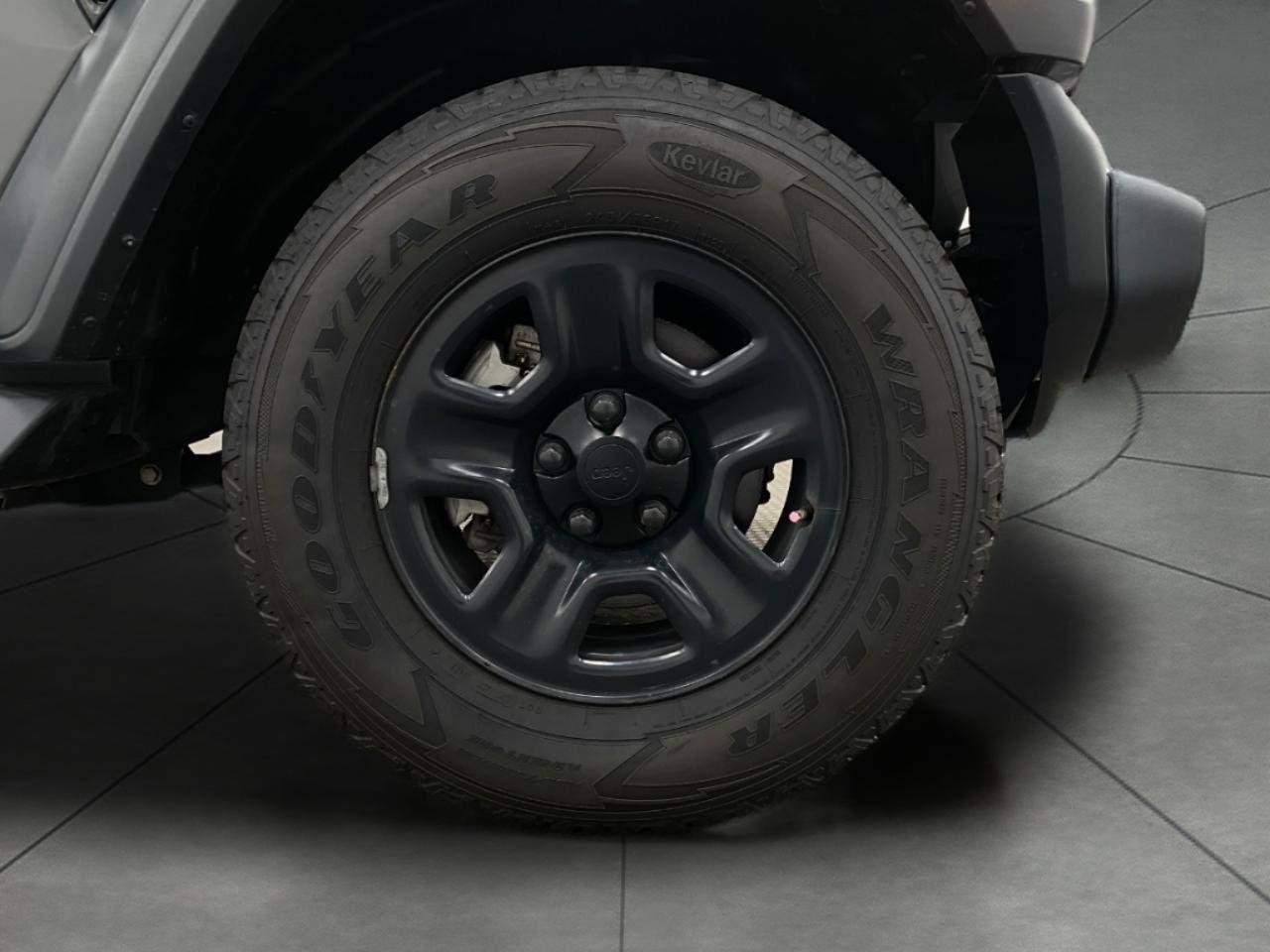 Used 2018 Jeep Wrangler Unlimited Sport AWD/4WD image 13