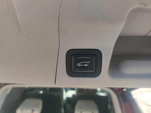 Used 2018 GMC Acadia SLE image 15