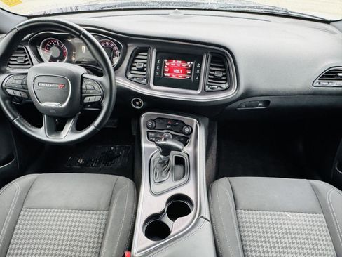 Certified 2016 Dodge Challenger SXT image 15