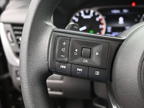 Used 2024 Nissan Rogue SV FWD image 18