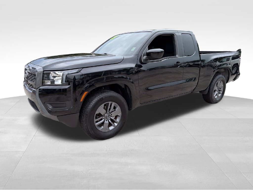 Used 2025 Nissan Frontier SV RWD image 3
