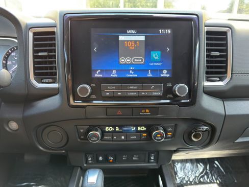 Used 2022 Nissan Frontier SV w/ SV Premium Package RWD image 22