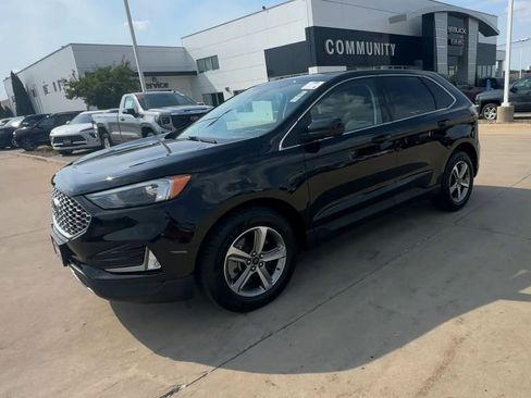 Used 2023 Ford Edge SEL w/ Convenience Package image 4