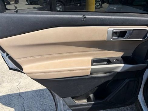 Used 2020 Ford Explorer XLT w/ Equipment Group 202A RWD image 15