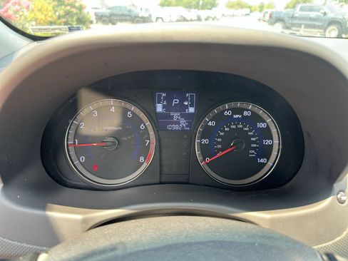 Used 2015 Hyundai Accent GLS FWD image 23