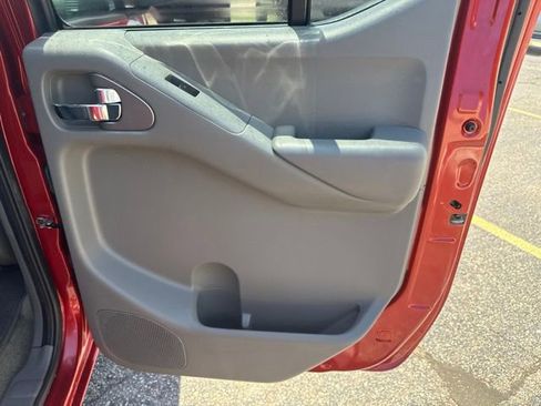 Used 2017 Nissan Frontier SV AWD/4WD image 14