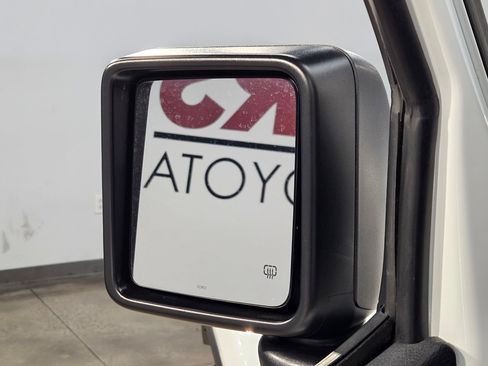 Used 2024 Jeep Wrangler Unlimited Sahara AWD/4WD image 22