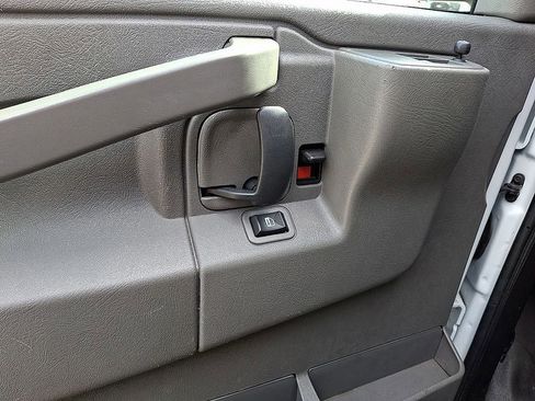 Used 2024 Chevrolet Express 2500 w/ Driver Convenience Package image 18