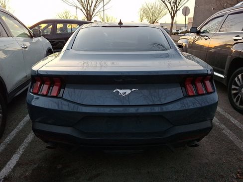 Used 2024 Ford Mustang Coupe image 3